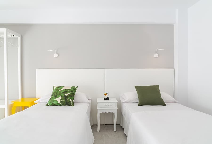 INNER KOMPAS STUDIOS - ADULTS ONLY
