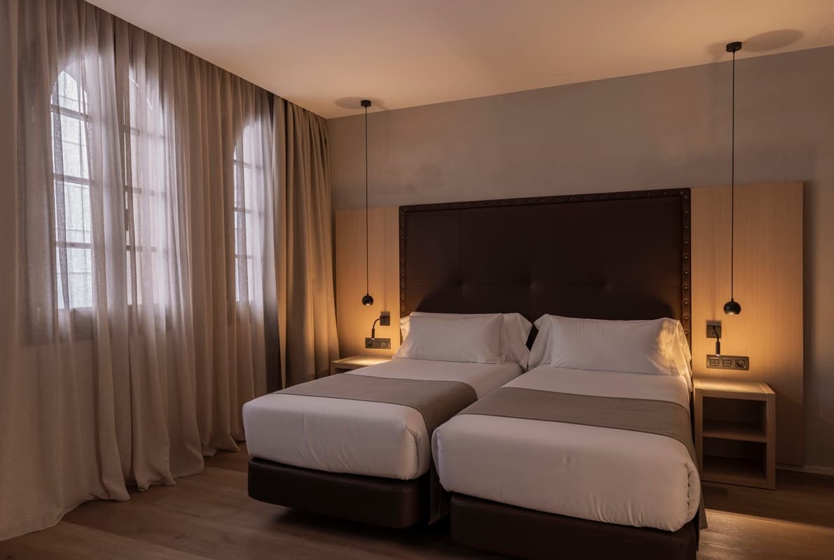 GRAN HOTEL BARCINO - 4* superior