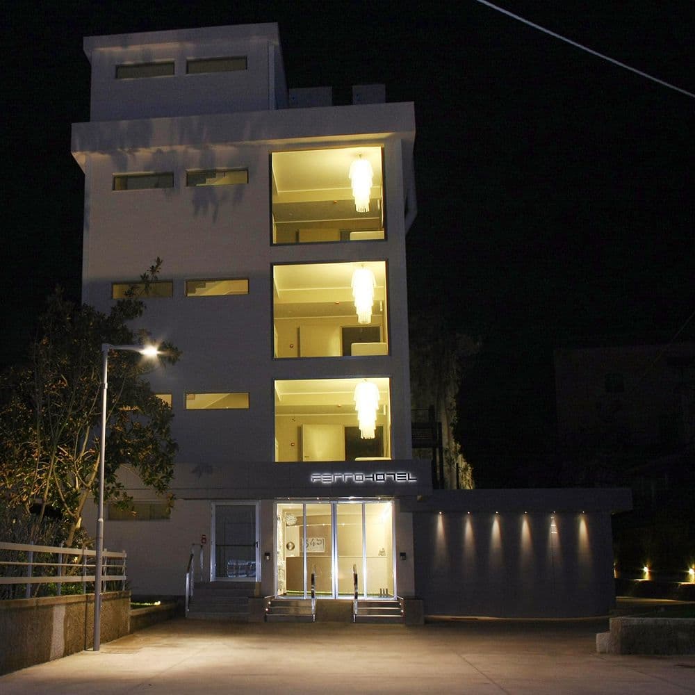 FERRO HOTEL