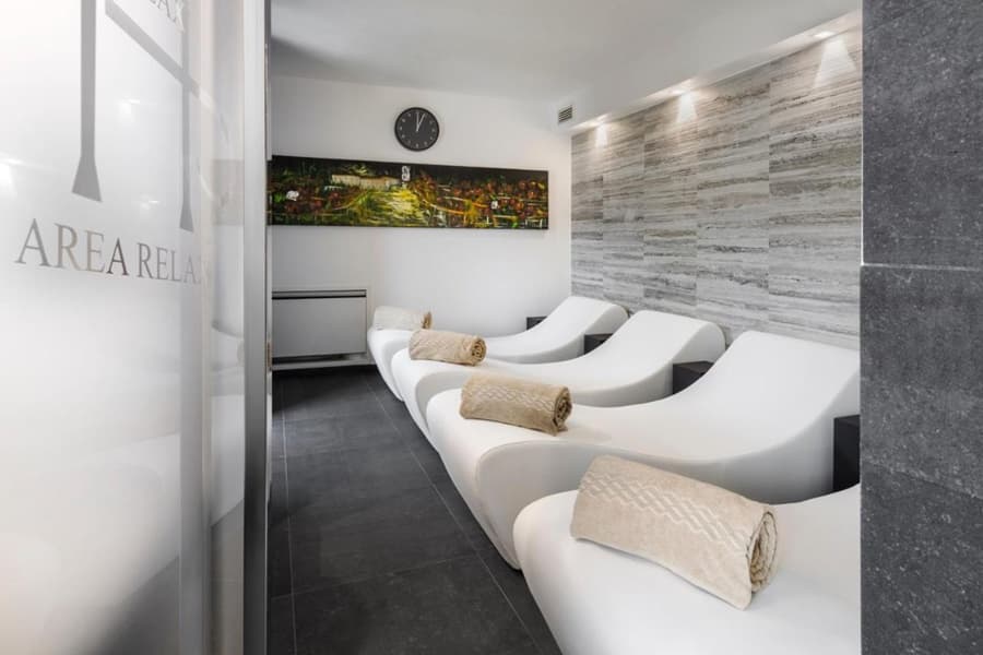 RIVER HOTEL & SPA