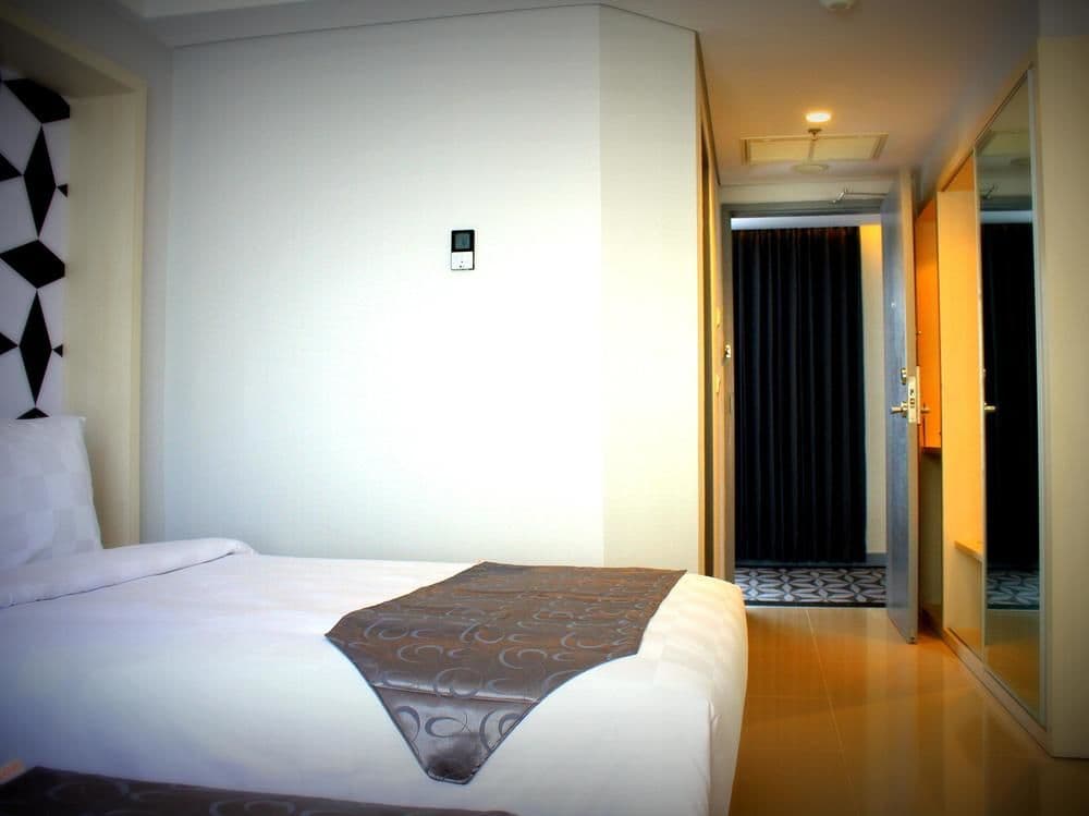 Crown Prince Hotel Surabaya
