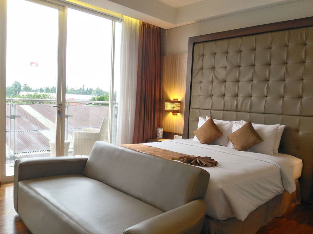CRYSTAL LOTUS HOTEL YOGYAKARTA